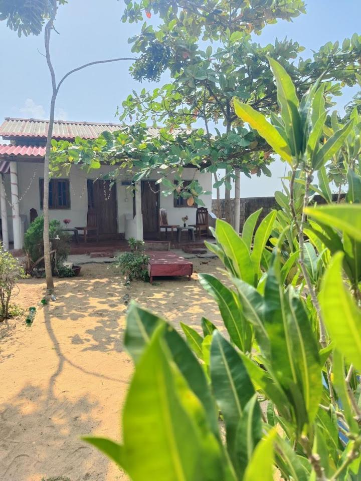 Golden Rich Hotel Arugam Bay Exterior photo